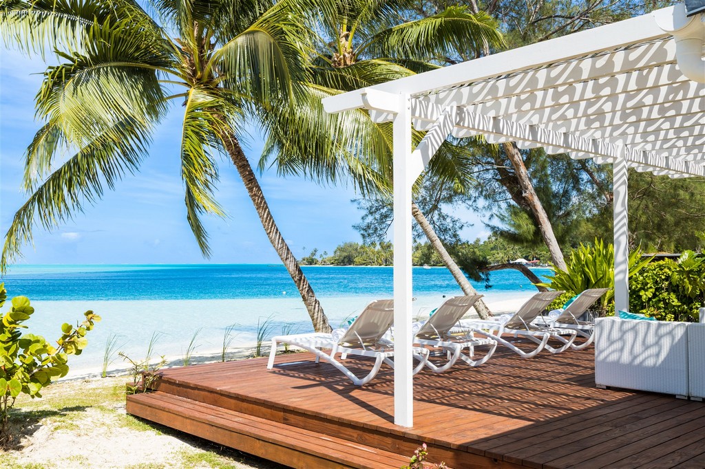 ouma-villa-bora-bora-matira-beach-terrace